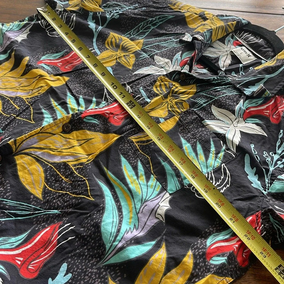 Hurley Shirt Large L black  Floral Hawaiian Short Sleeve Button down tropical - Picture 11 of 15